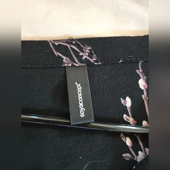 Soyaconcept | Black Floral Button-Front Tunic Top w/ Pink Branch Print, Size S - Picture 4 of 10